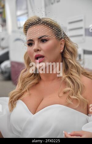 Emili Rudd yalangoch